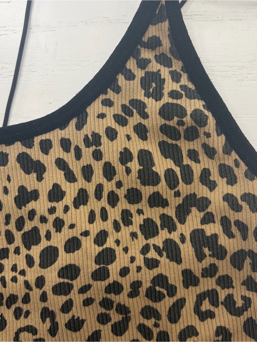 Leopard Fitted Ribbed Tank Top - Picture 4 of 4